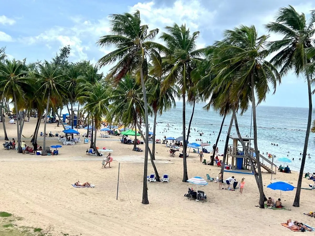 Condado Beachfront Tantra Apartment Сан-Хуан