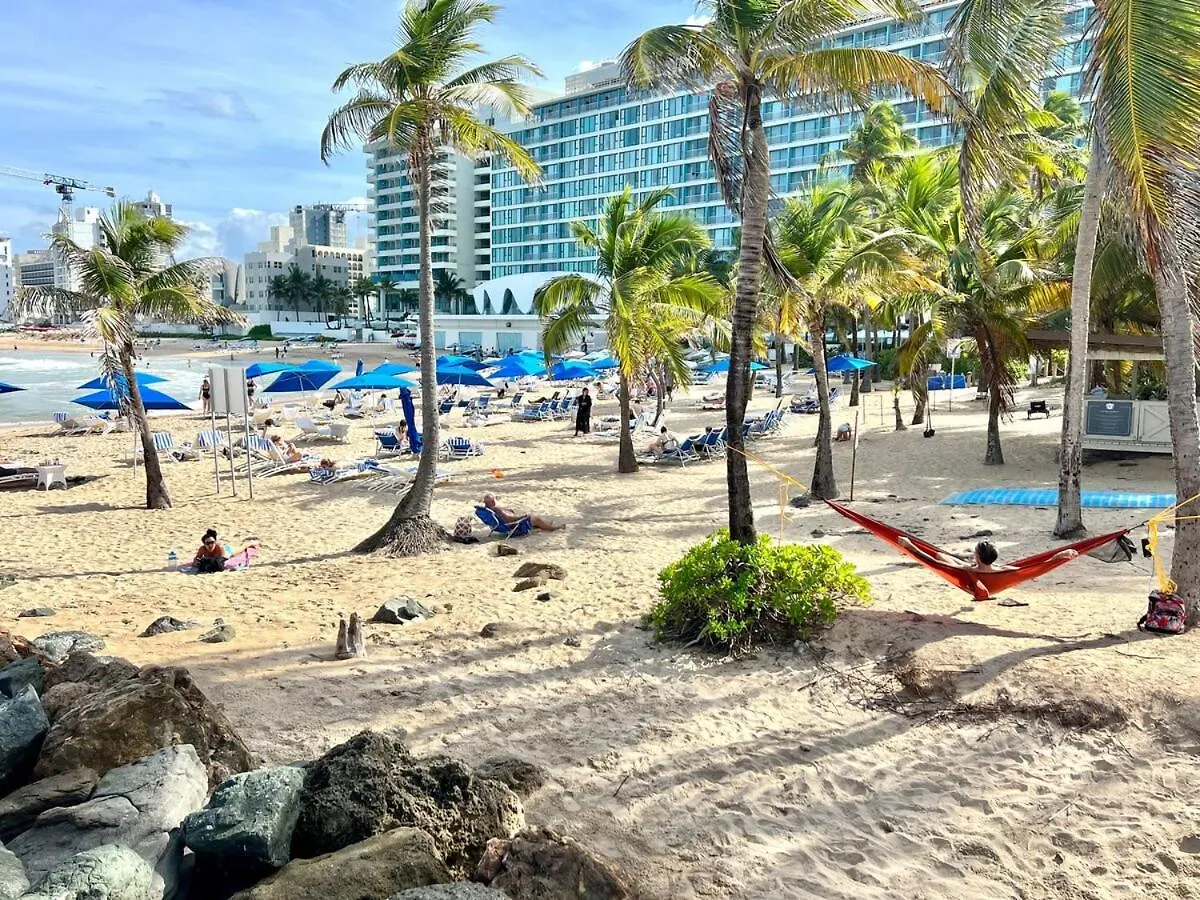 Condado Beachfront Tantra Apartment Сан-Хуан