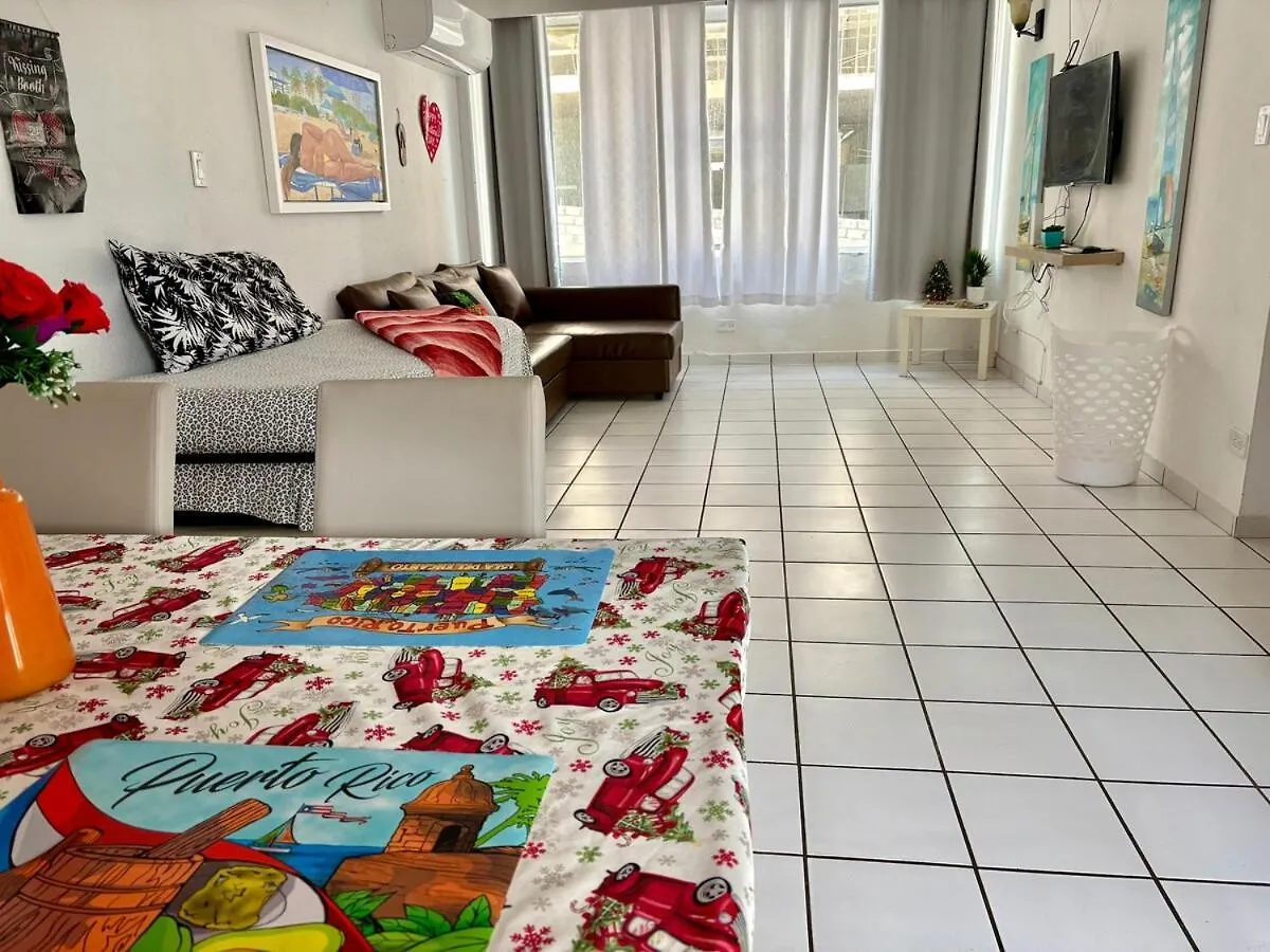 Condado Beachfront Tantra Apartment Сан-Хуан